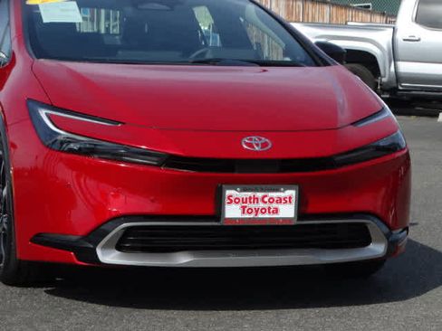 Used 2025 Toyota Prius Plug-In Hybrid image 4