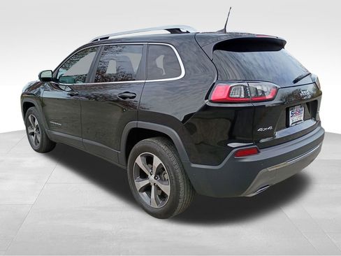 Used 2019 Jeep Cherokee Limited image 3
