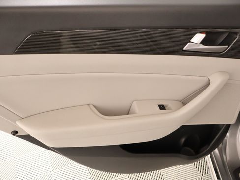 Used 2018 Hyundai Sonata Limited image 17