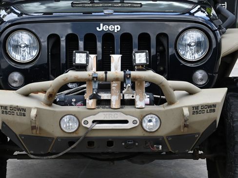 Used 2017 Jeep Wrangler Unlimited Sport w/ Quick Order Package 24S AWD/4WD image 9