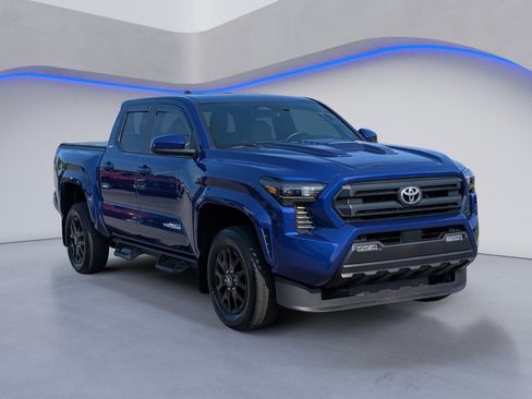 Used 2025 Toyota Tacoma SR5 RWD image 5