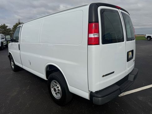 Used 2022 GMC Savana 2500 w/ Driver Convenience Package RWD image 3