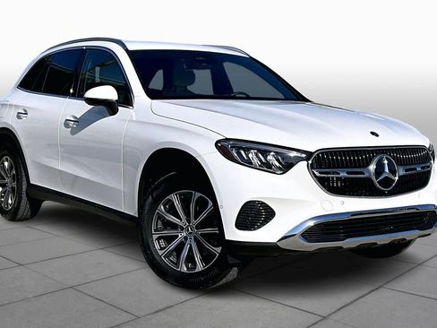 Used 2025 Mercedes-Benz GLC 300 image 2