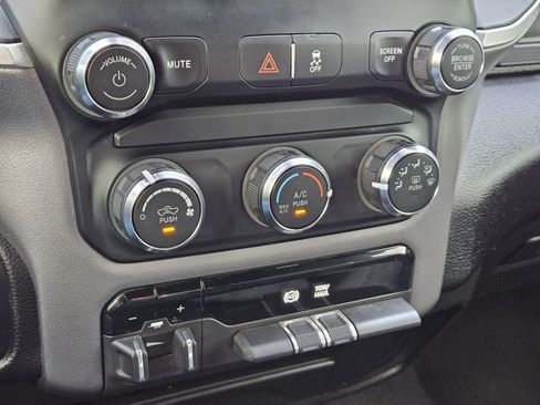 Used 2024 RAM 3500 Big Horn image 23