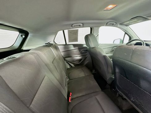 Used 2017 Chevrolet Trax LT FWD image 25