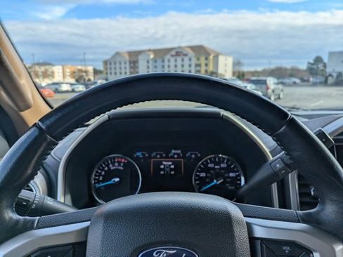 Used 2022 Ford F250 Lariat w/ Lariat Value Package image 29