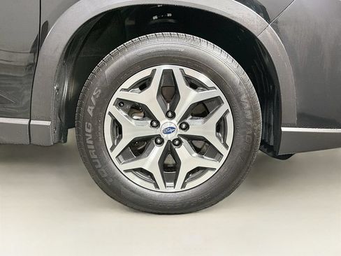 Used 2019 Subaru Forester Premium AWD/4WD image 33