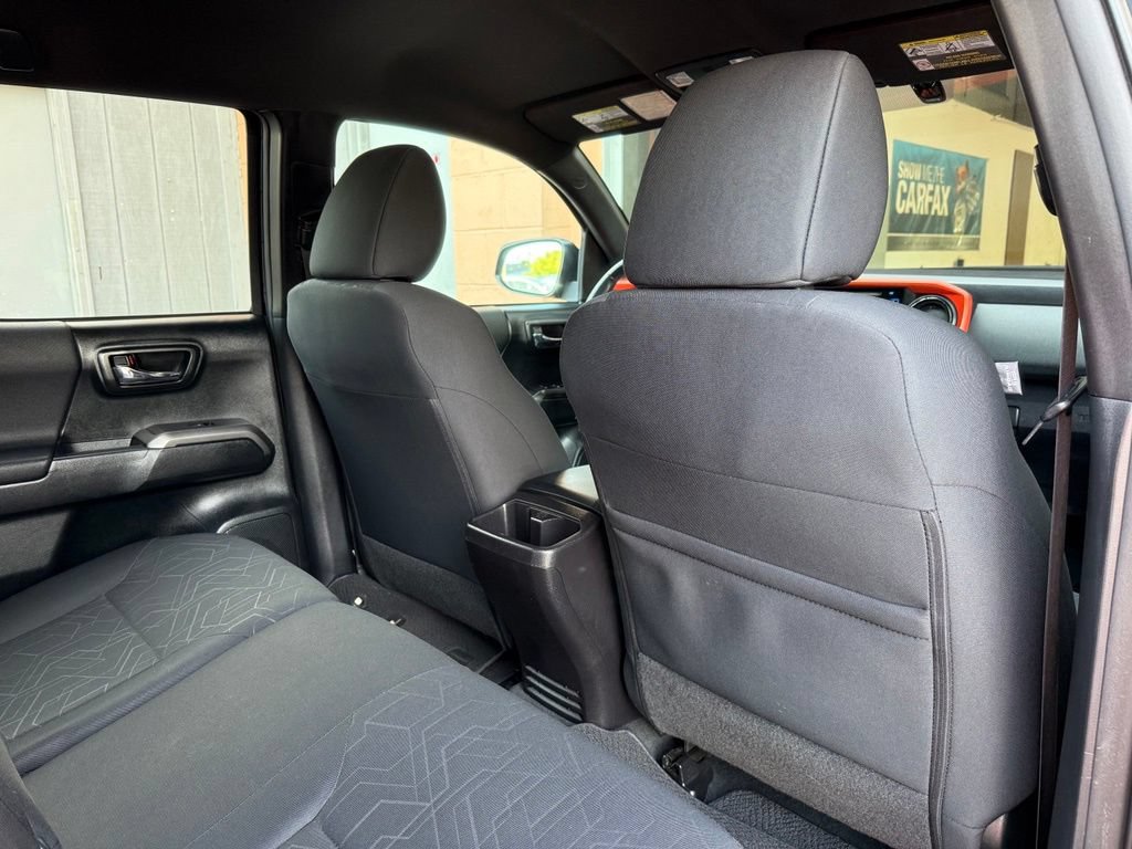 Used 2016 Toyota Tacoma TRD Sport w/ Towing Package AWD/4WD image 12