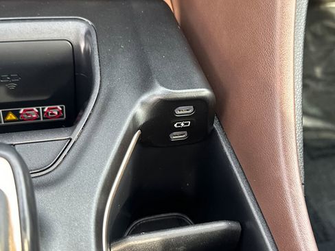 Used 2023 Toyota Crown Limited image 28