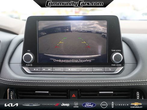 Used 2023 Nissan Rogue SV w/ SV Premium Package image 18