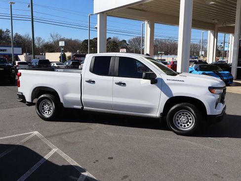 Used 2025 Chevrolet Silverado 1500 W/T w/ WT Value Package image 11