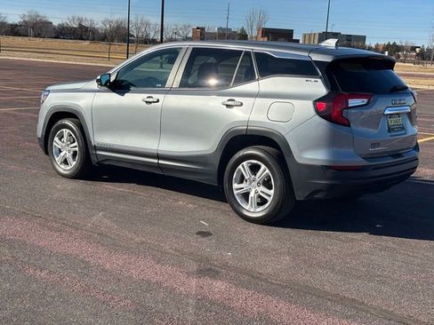 Used 2024 GMC Terrain SLE image 23