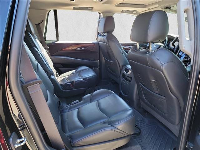 Used 2019 Cadillac Escalade Luxury AWD/4WD image 13