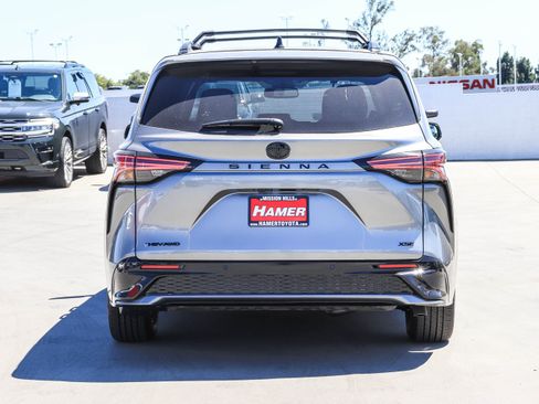 New 2026 Toyota Sienna XSE AWD/4WD image 3