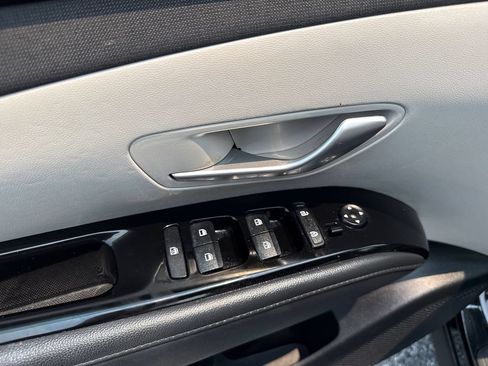 Used 2023 Hyundai Tucson Limited AWD/4WD image 16