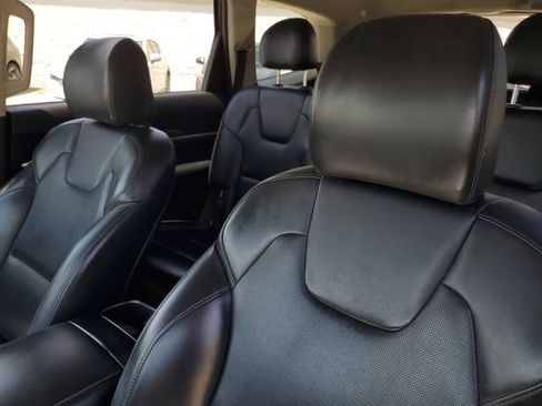 Used 2022 Kia Telluride S FWD image 17