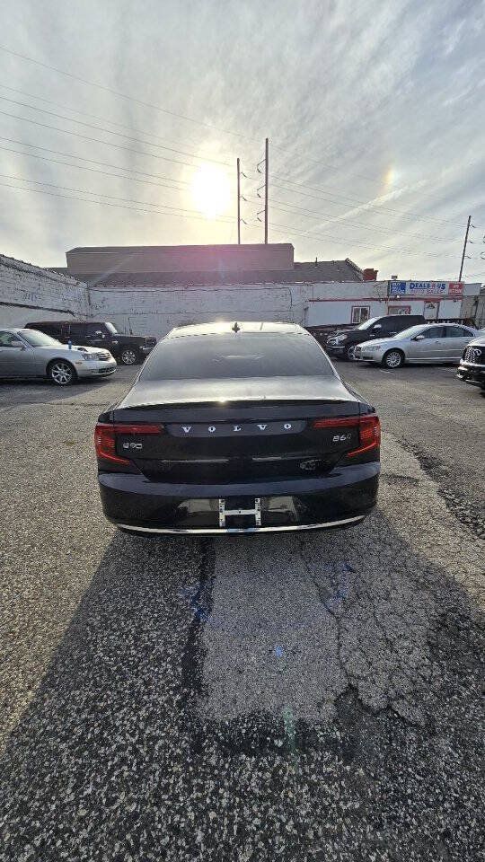 Used 2023 Volvo S90 B6 Plus AWD/4WD image 4