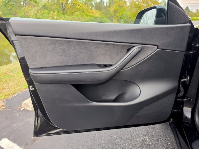 Used 2020 Tesla Model Y Long Range AWD/4WD image 19