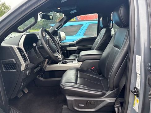 Used 2019 Ford F150 Lariat w/ Equipment Group 502A Luxury AWD/4WD image 7
