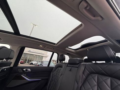 Used 2024 BMW X7 xDrive40i w/ Premium Package image 33