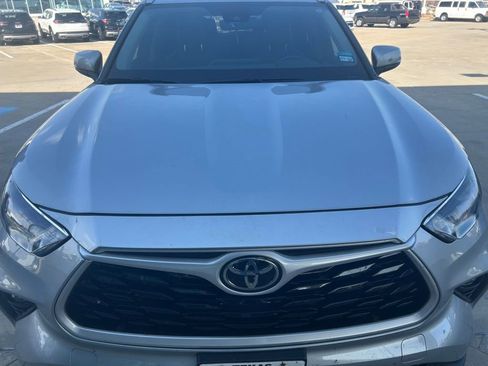 Used 2022 Toyota Highlander XLE image 14