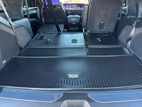 Used 2025 Cadillac Escalade Sport Platinum w/ LPO, Floor Liner Package AWD/4WD image 19