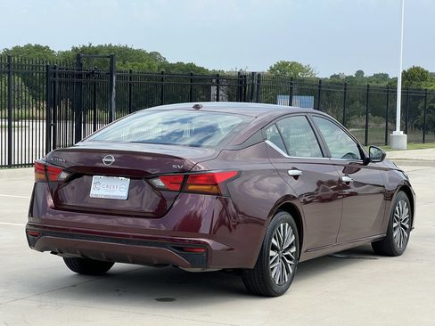 Certified 2024 Nissan Altima 2.5 SV FWD image 4