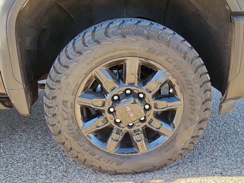 Used 2024 GMC Sierra 2500 AT4 w/ AT4 Premium Plus Package image 7