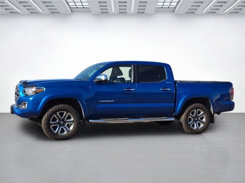 Used 2017 Toyota Tacoma Limited AWD/4WD image 7