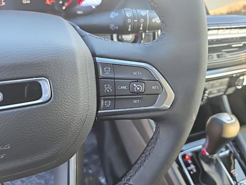 New 2026 Jeep Compass Limited image 25