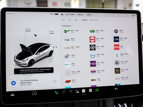 Used 2023 Tesla Model 3 Standard Range RWD image 28