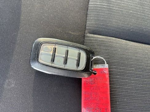 Used 2022 Chrysler Pacifica Touring image 48