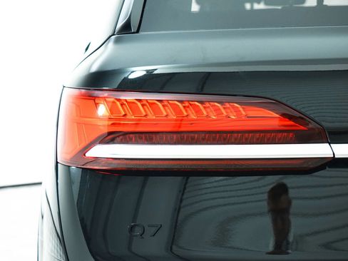 New 2025 Audi Q7 3.0T Prestige image 16