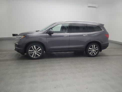 Used 2017 Honda Pilot Elite image 2