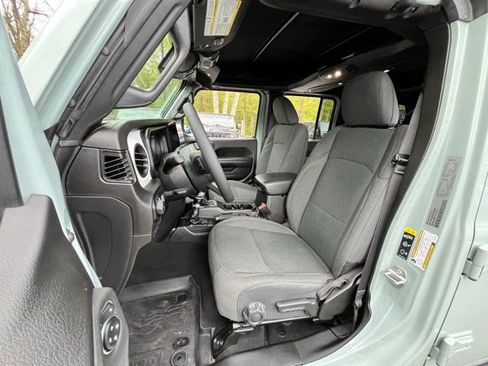 Used 2024 Jeep Wrangler Unlimited Sport AWD/4WD image 15