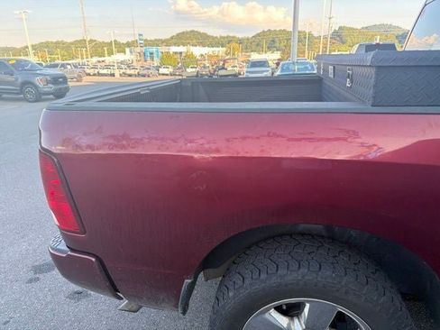 Used 2017 RAM 1500 Express AWD/4WD image 10