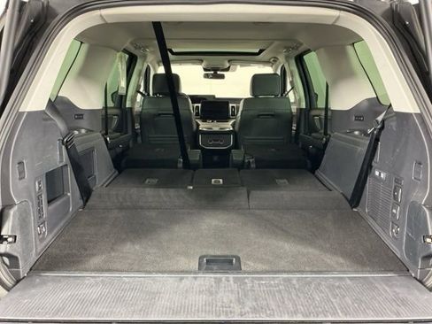 Used 2025 Ford Expedition Active image 33