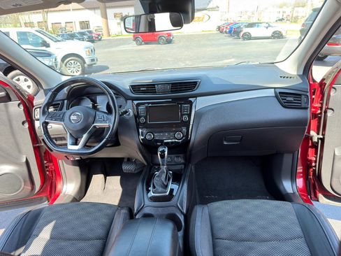 Used 2020 Nissan Rogue Sport SV w/ Technology Package AWD/4WD image 35