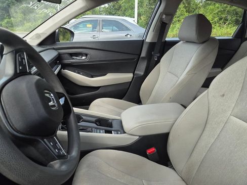 Used 2024 Honda Accord EX image 5