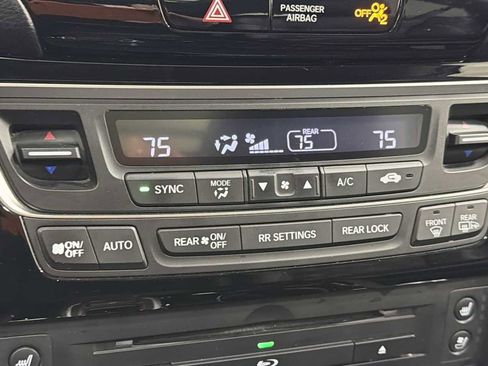 Used 2017 Honda Pilot Elite image 21