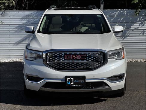 Used 2018 GMC Acadia Denali w/ Technology Package AWD/4WD image 7