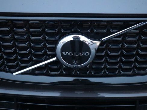 Used 2025 Volvo XC60 B5 Plus w/ Climate Package image 34