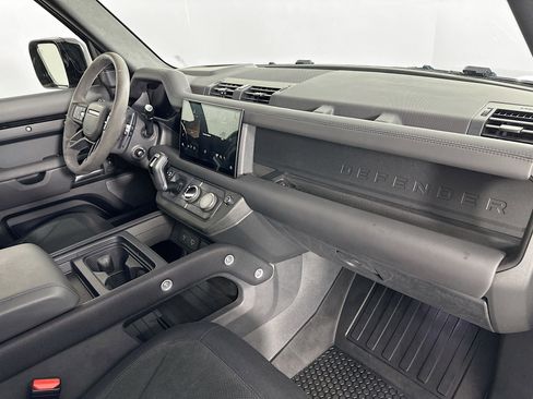 Used 2023 Land Rover Defender 110 V8 AWD/4WD image 28