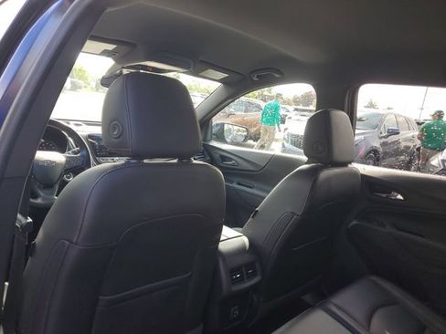 Certified 2022 Chevrolet Equinox RS w/ RS Leather Package AWD/4WD image 10