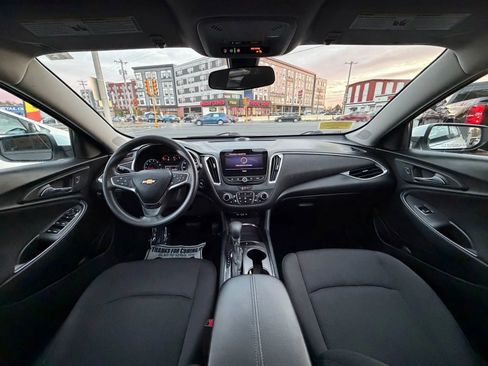 Used 2021 Chevrolet Malibu LT image 12
