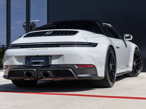 Certified 2025 Porsche 911 Targa 4 GTS AWD/4WD image 11