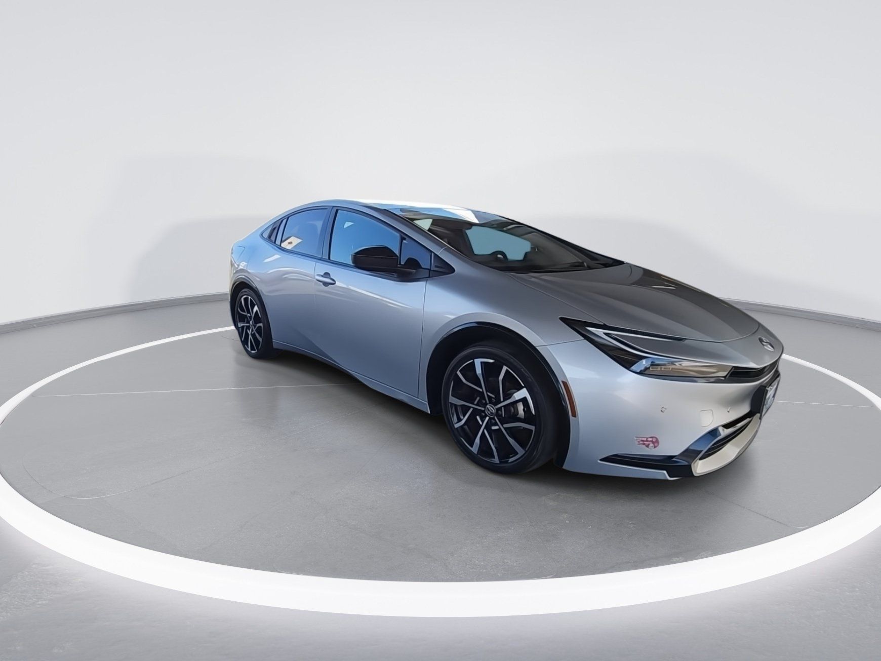 Used 2023 Toyota Prius Prime Premium FWD image 2