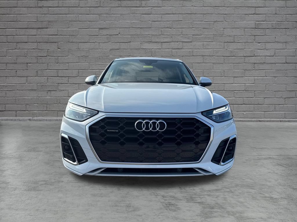 Used 2023 Audi Q5 2.0T Premium w/ Convenience Package AWD/4WD image 2