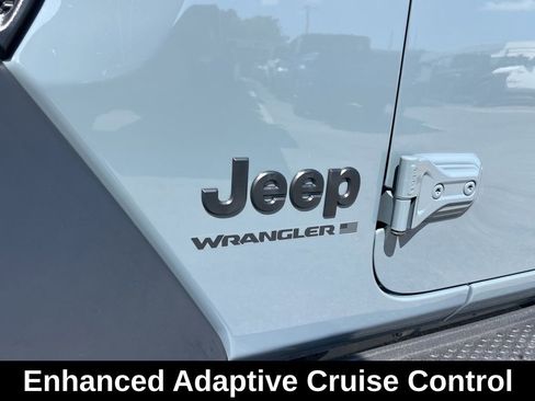 Used 2024 Jeep Wrangler Willys image 19