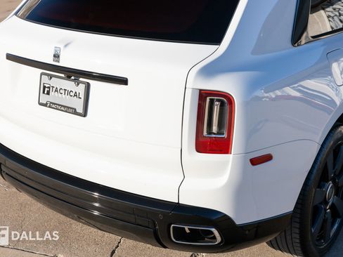 Used 2022 Rolls-Royce Cullinan image 17